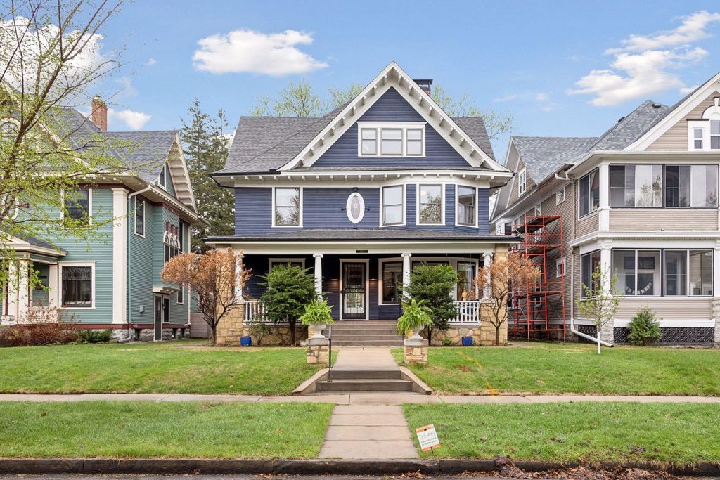 Photo of 1026 Portland Avenue, Saint Paul, MN 55104 (MLS # 7060176)