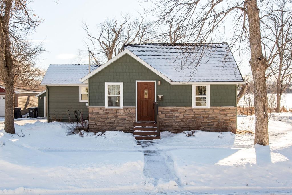 Photo of 111 W 4th Street, Morris, MN 56267 (MLS # 7011393)