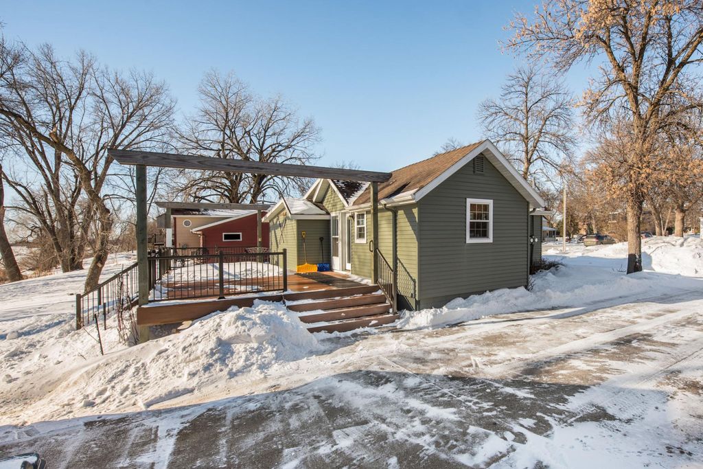Photo of 111 W 4th Street, Morris, MN 56267 (MLS # 7011393)