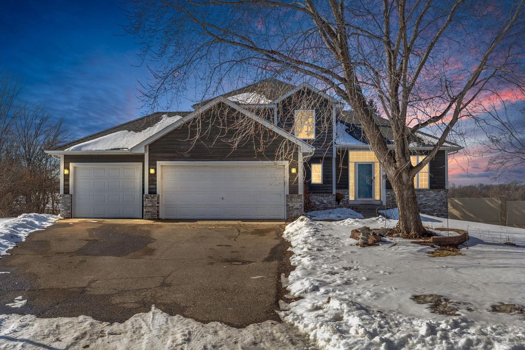 Photo of 2045 Safari Heights Trail, Eagan, MN 55122 (MLS # 7027800)