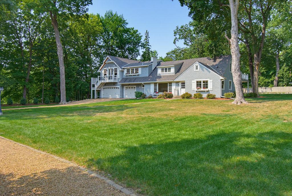 2615 Shadywood Road