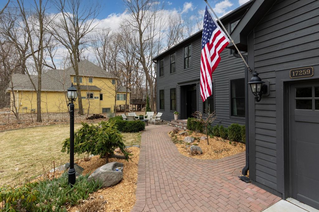 Photo of 17259 Candlewood Parkway, Eden Prairie, MN 55347 (MLS # 7043193)