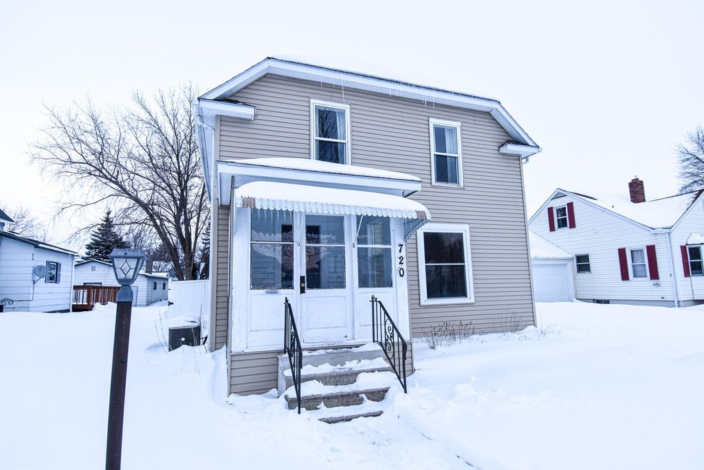 Photo of 720 Arnold Avenue N, Thief River Falls, MN 56701 (MLS # 7032672)