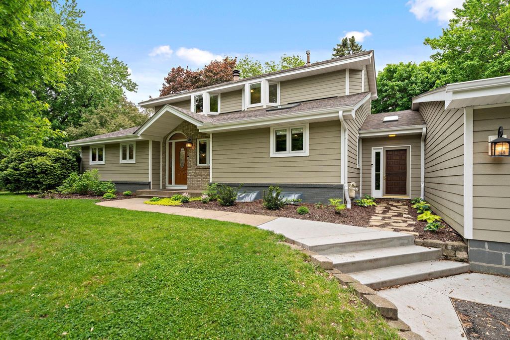 Photo of 13412 Tudor Road, Hopkins, MN 55305 (MLS # 7061415)