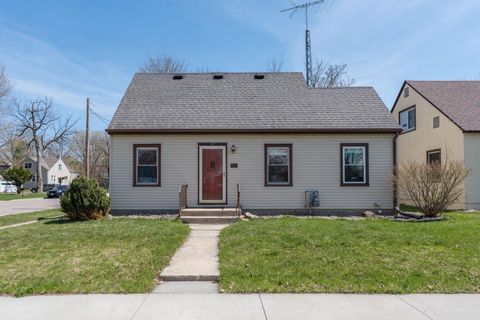 Photo of 185 N Park Avenue, Le Center, MN 56057 (MLS # 7059215)