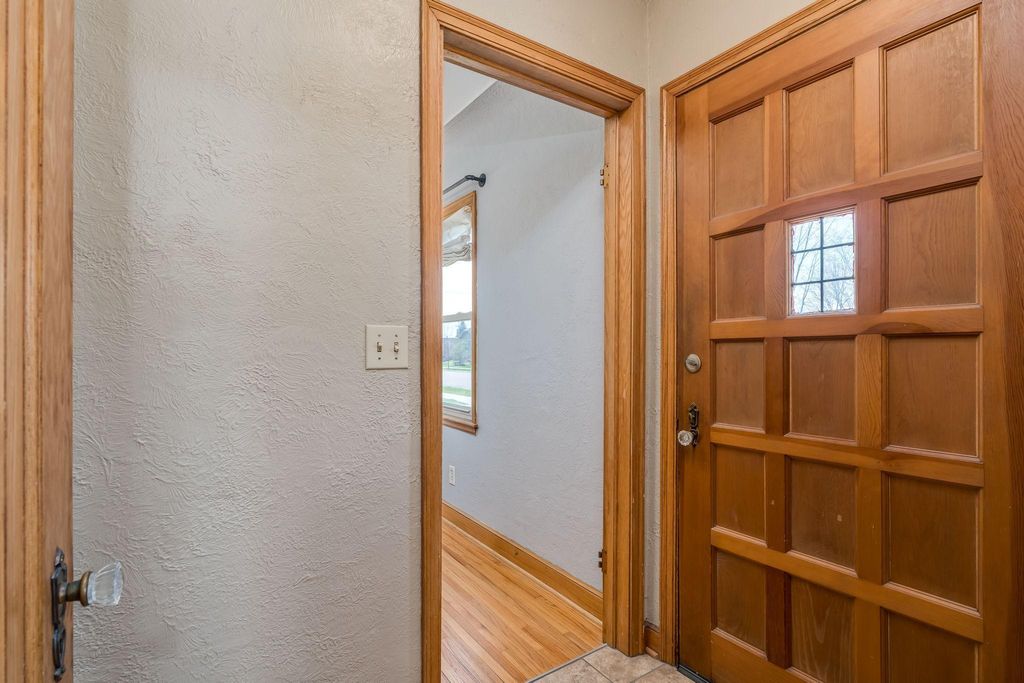 Photo of 185 N Park Avenue, Le Center, MN 56057 (MLS # 7059215)