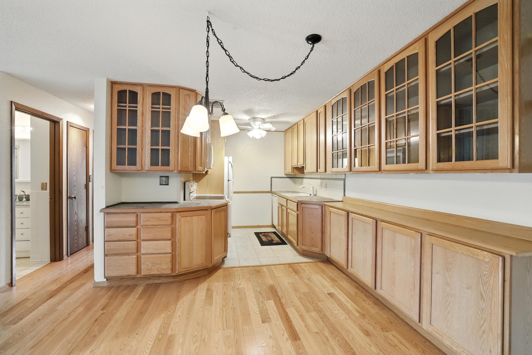 4 Pine Tree Drive 233