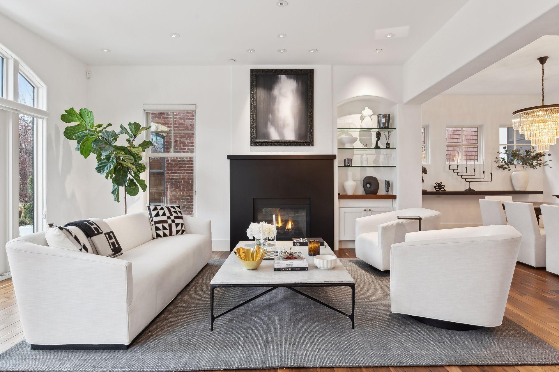 1620 Kenwood Parkway