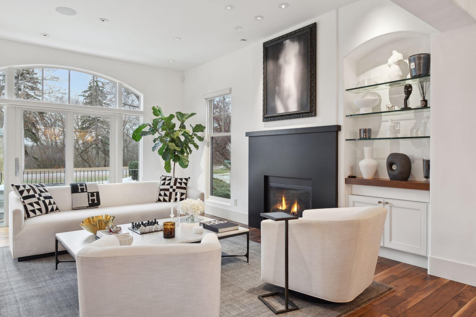 1620 Kenwood Parkway