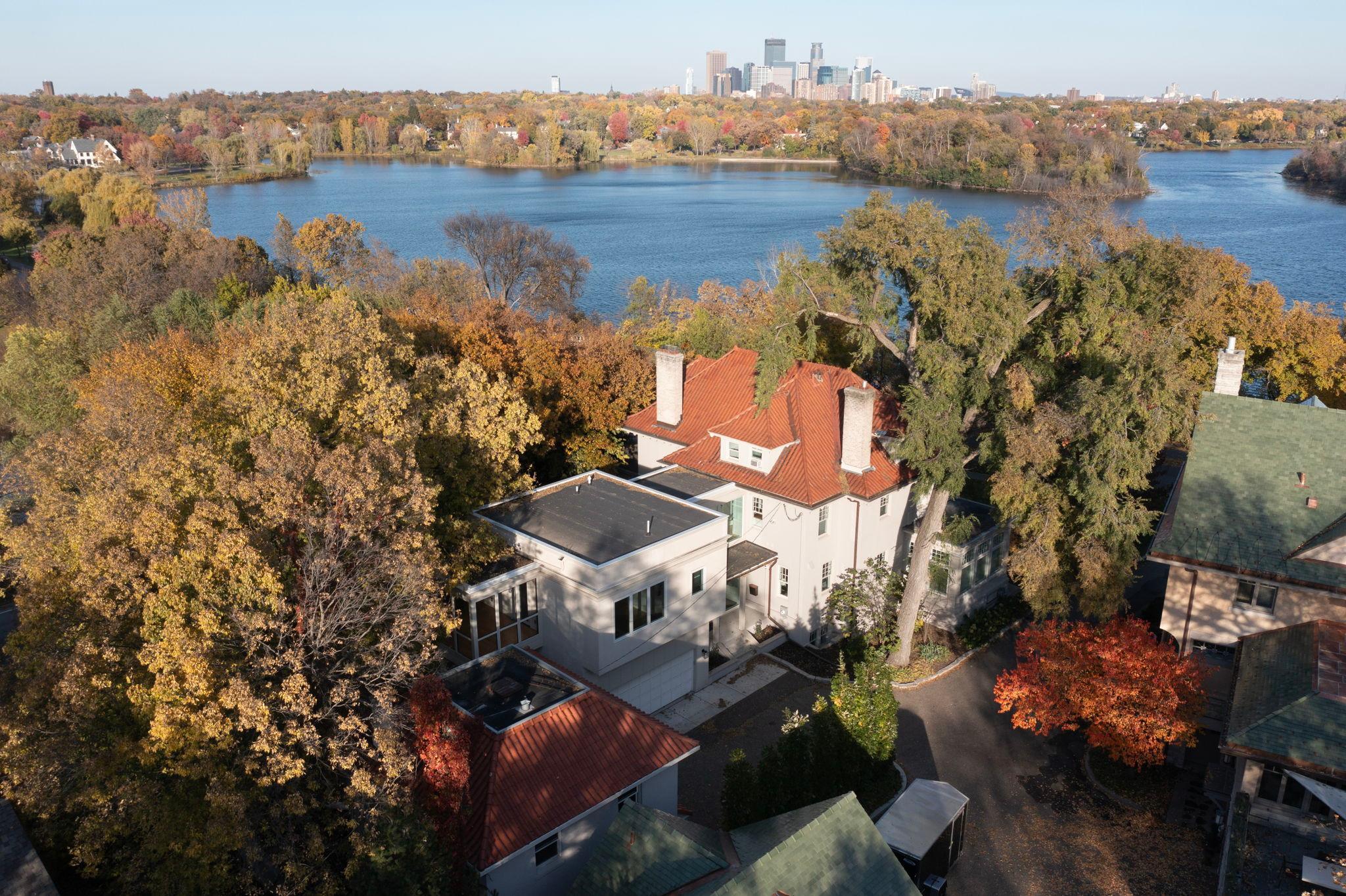 2700 W Lake Of The Isles Parkway