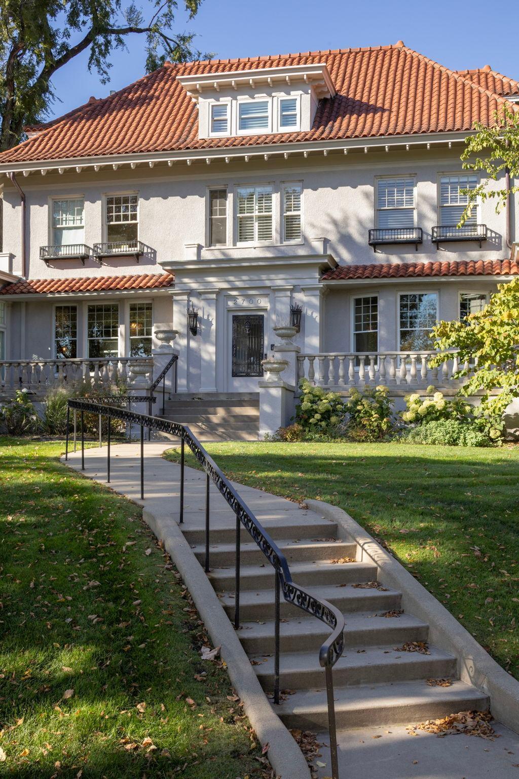 2700 W Lake Of The Isles Parkway