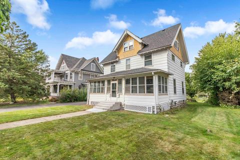 1437 Englewood Avenue Saint Paul MN 55104