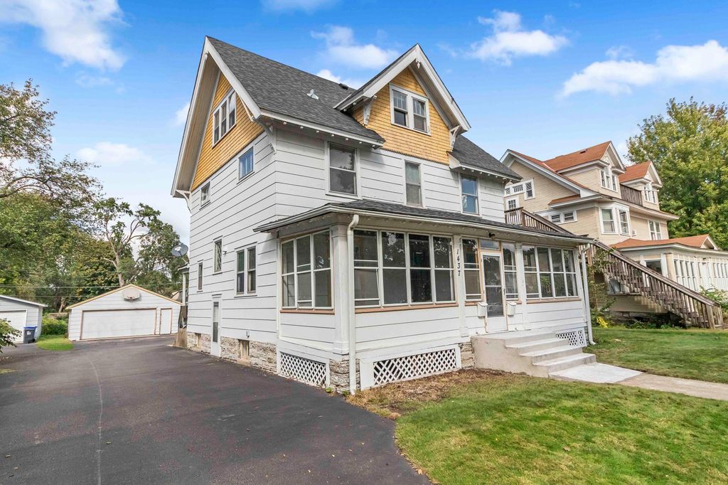 Photo of 1437 Englewood Avenue, Saint Paul, MN 55104 (MLS # 7017287)