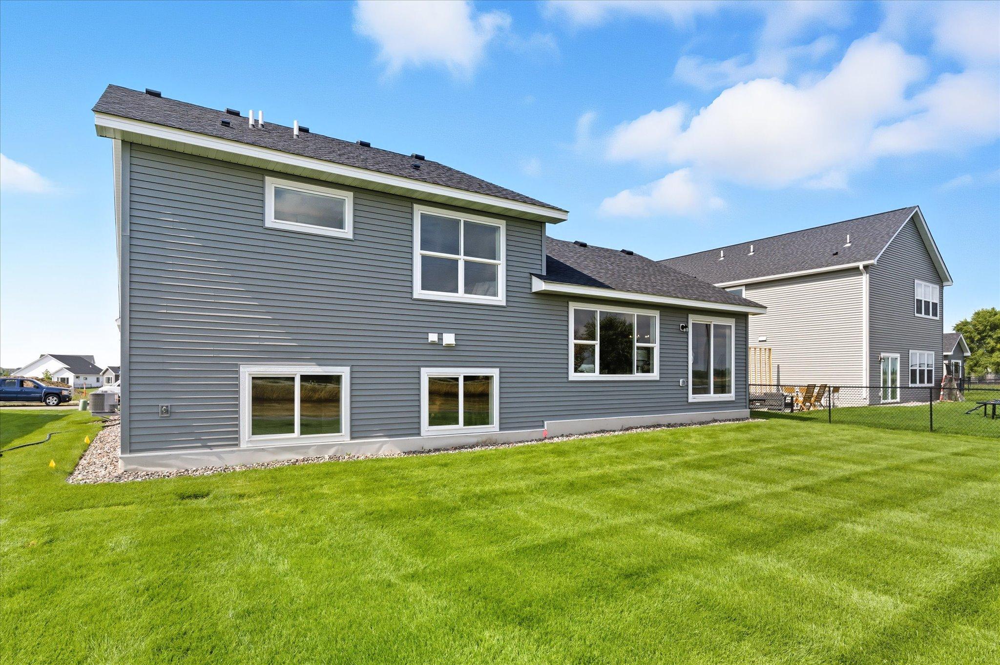 787 Yellowcrest Street SW