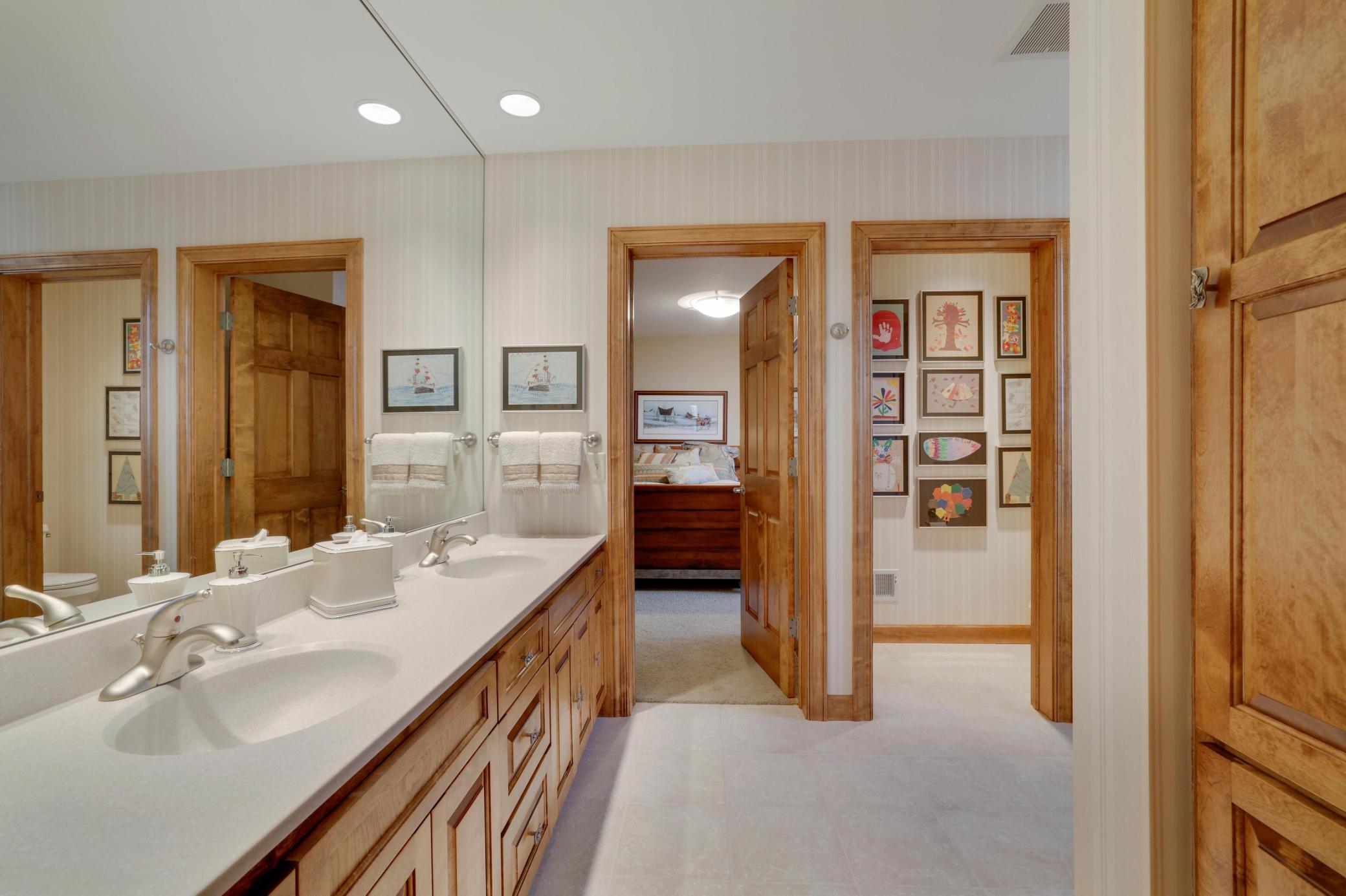 Eden Prairie, Minnesota, 55347, United States, 4 Bedrooms Bedrooms, ,4 BathroomsBathrooms,Residential,Active,2035660