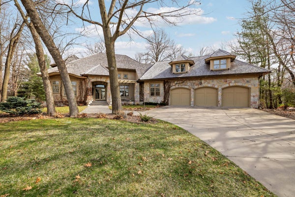 15330 MASONS POINTE, EDEN PRAIRIE, MN 55347 - Image 162194e2cc8e6b1f2904f8d2c97f9fc3/1534422810