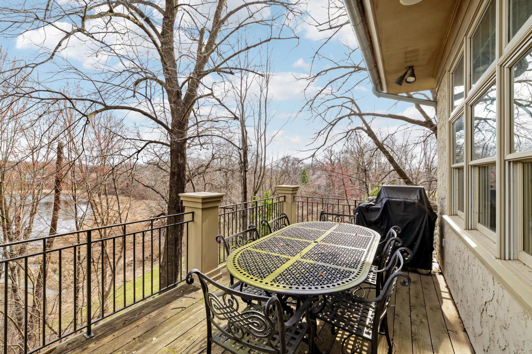 Eden Prairie, Minnesota, 55347, United States, 4 Bedrooms Bedrooms, ,4 BathroomsBathrooms,Residential,Active,2035660