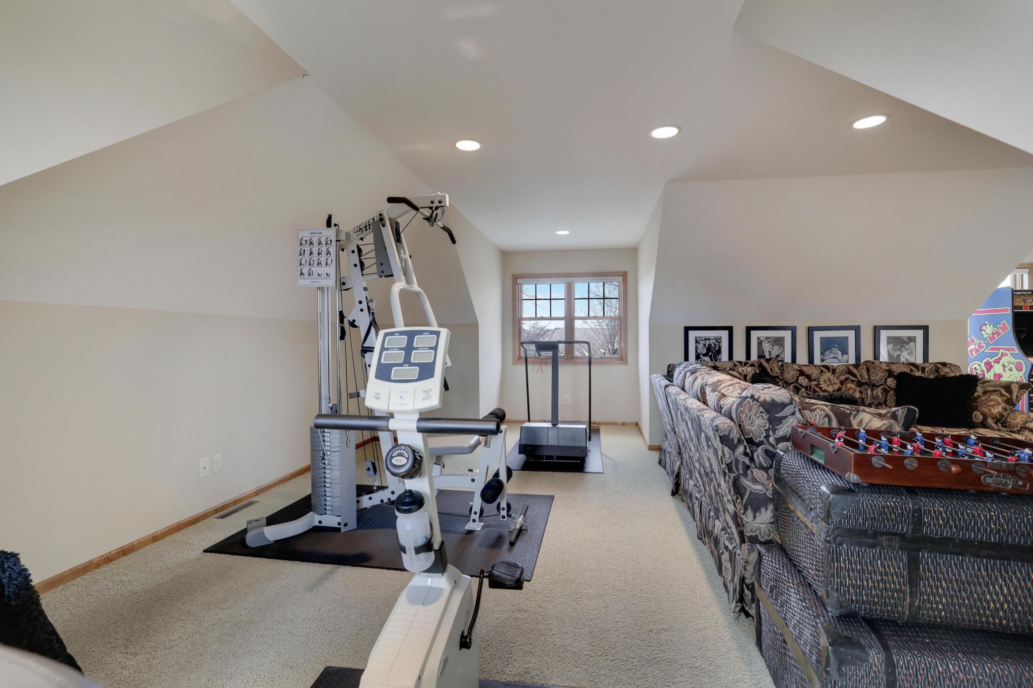 Eden Prairie, Minnesota, 55347, United States, 4 Bedrooms Bedrooms, ,4 BathroomsBathrooms,Residential,Active,2035660