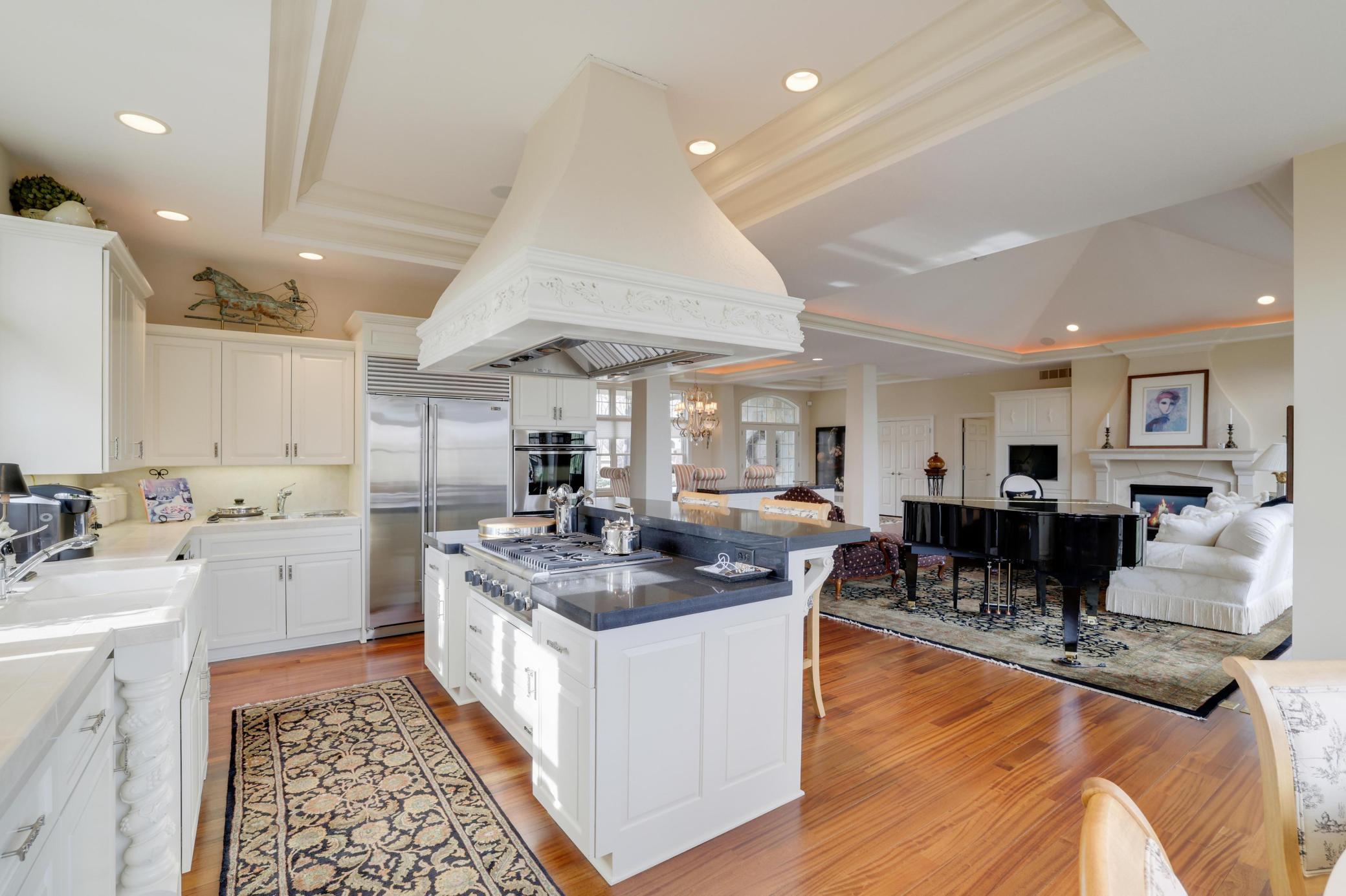 Eden Prairie, Minnesota, 55347, United States, 4 Bedrooms Bedrooms, ,4 BathroomsBathrooms,Residential,Active,2035660