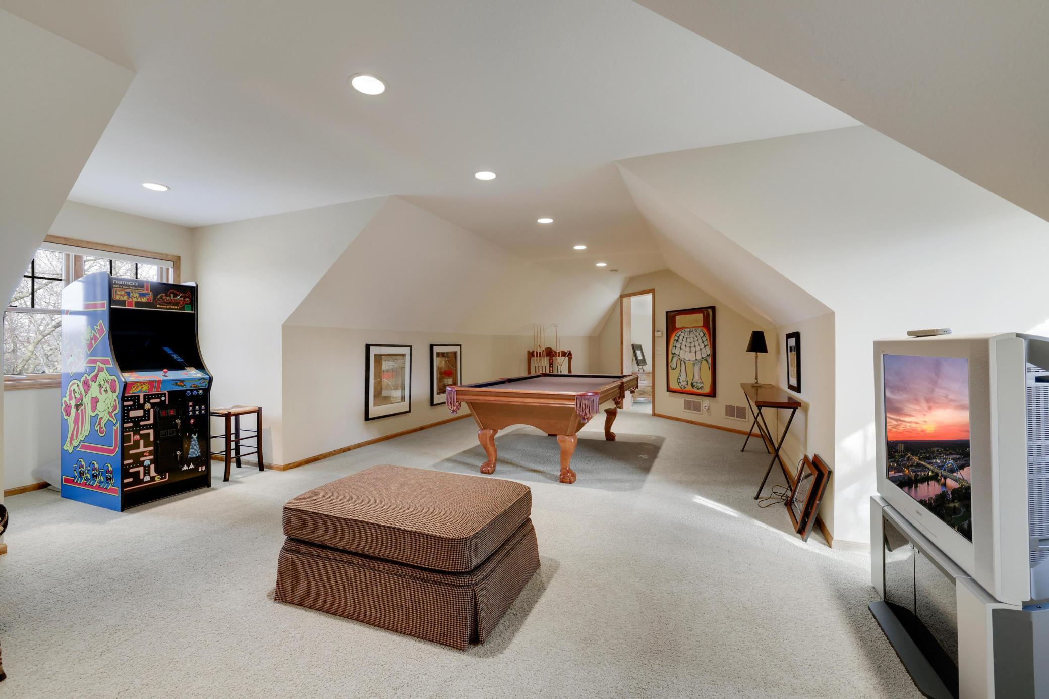 Eden Prairie, Minnesota, 55347, United States, 4 Bedrooms Bedrooms, ,4 BathroomsBathrooms,Residential,Active,2035660