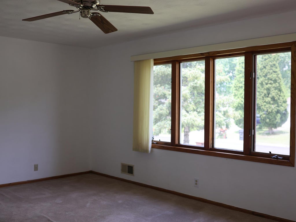Photo of 1244 Ryan Avenue E, Maplewood, MN 55109 (MLS # 7100715)