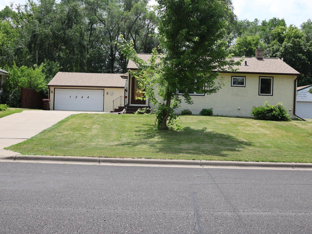Photo of 1244 Ryan Avenue E, Maplewood, MN 55109 (MLS # 7100715)