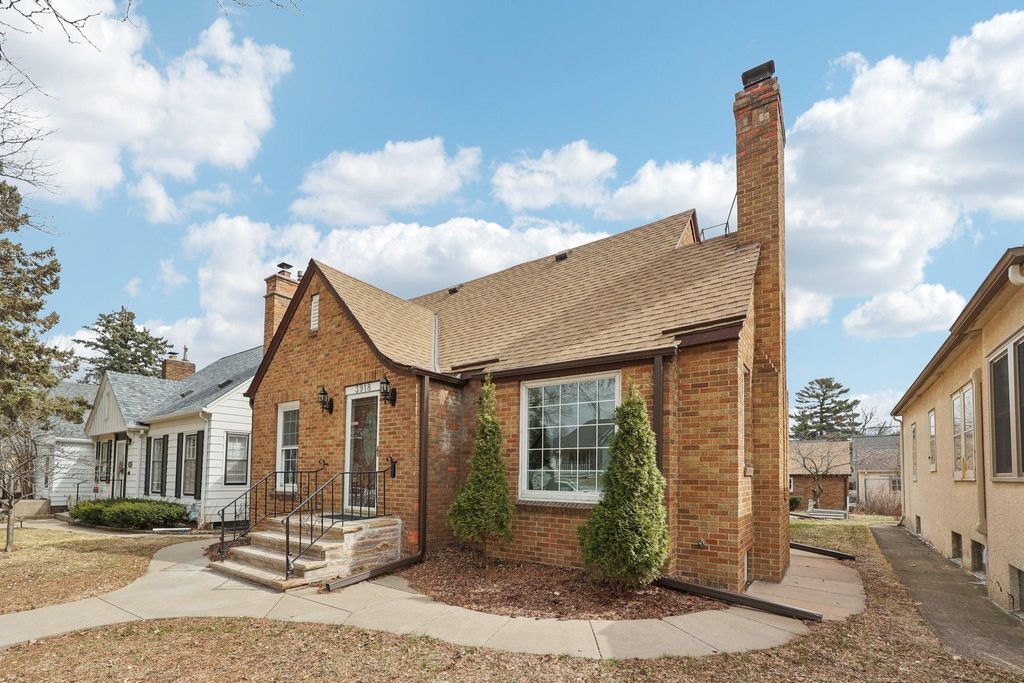 Photo of 3918 Washburn Avenue N, Minneapolis, MN 55412 (MLS # 7045610)