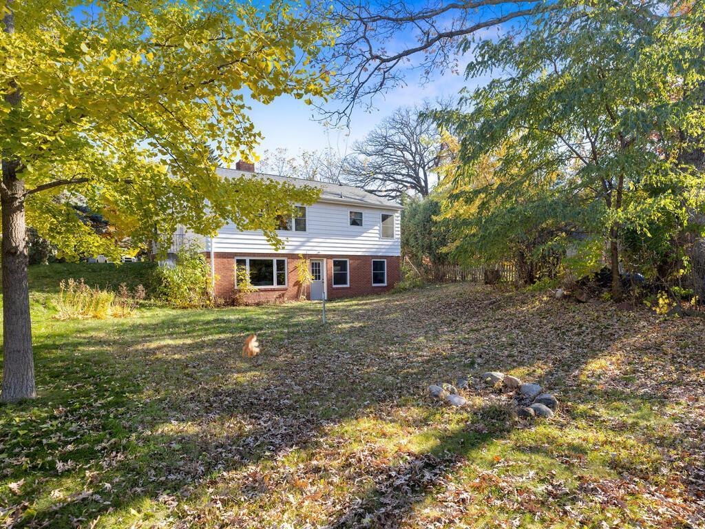 835 Mahtomedi Avenue