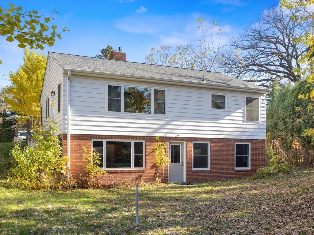 835 Mahtomedi Avenue