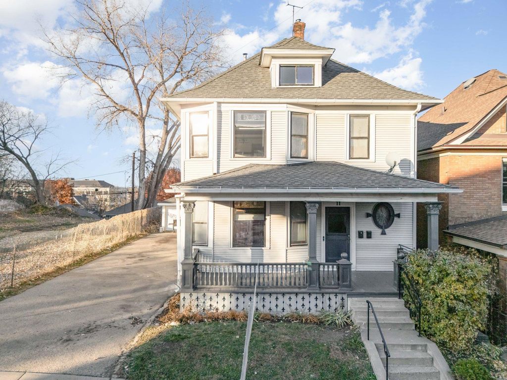 Photo of 11 Como Avenue, Saint Paul, MN 55103 (MLS # 7001694)