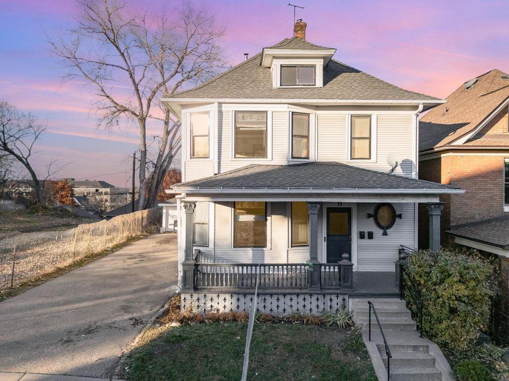 Photo of 11 Como Avenue, Saint Paul, MN 55103 (MLS # 7001694)