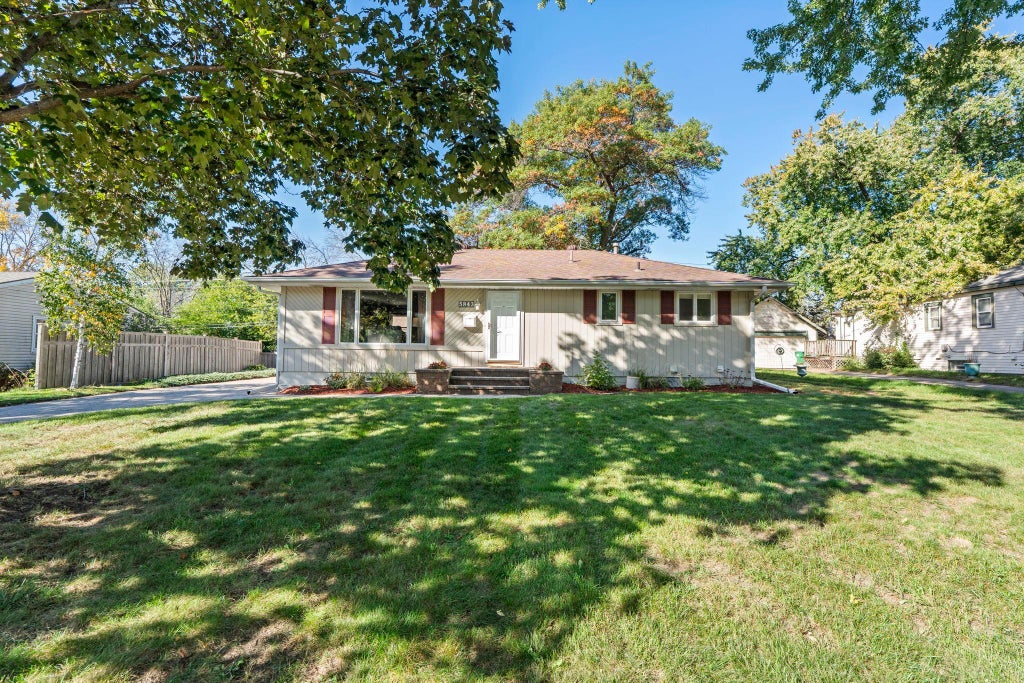 Photo of 5843 June Avenue N, Brooklyn Center, MN 55429 (MLS # 7099601)
