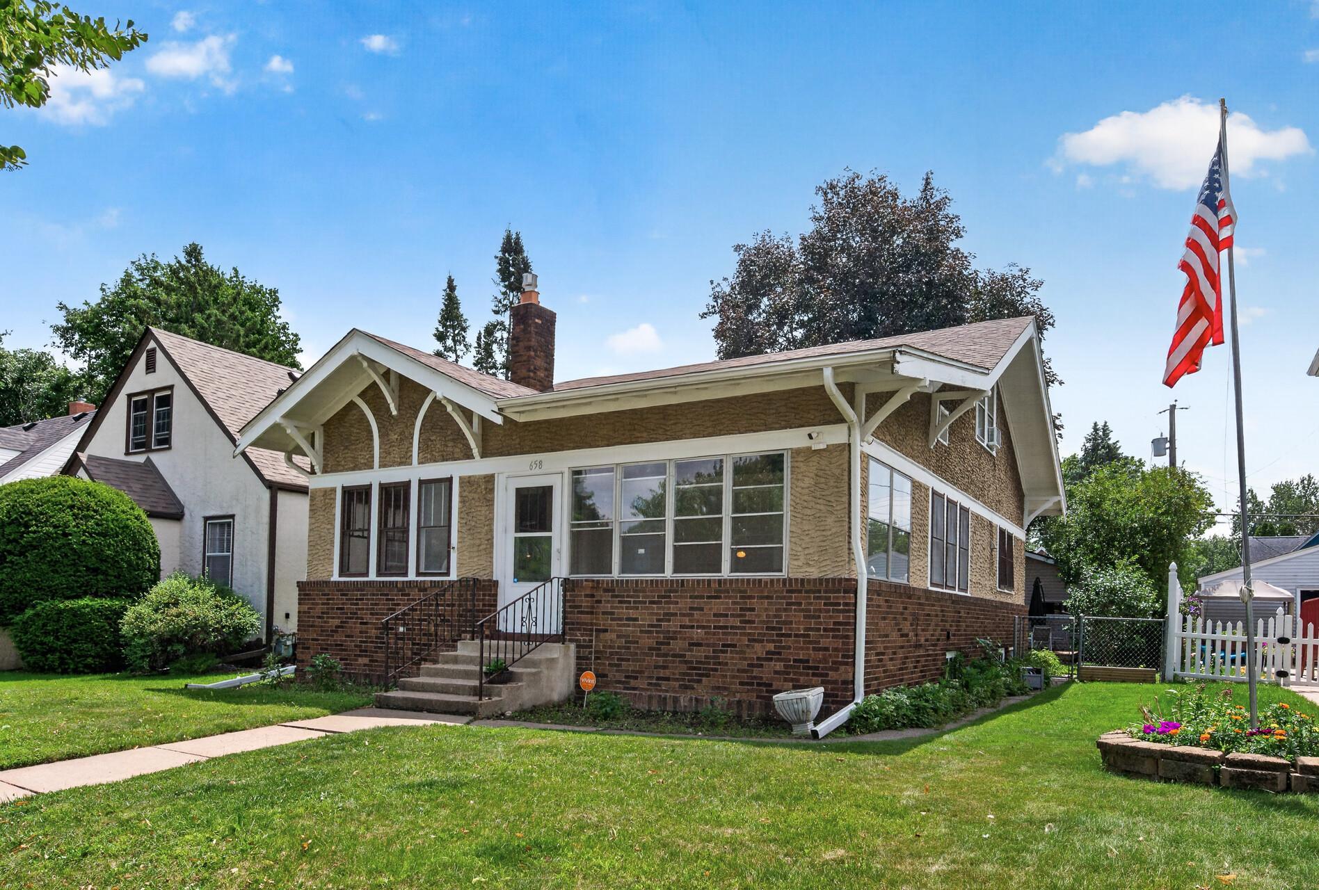 658 Nebraska Avenue E