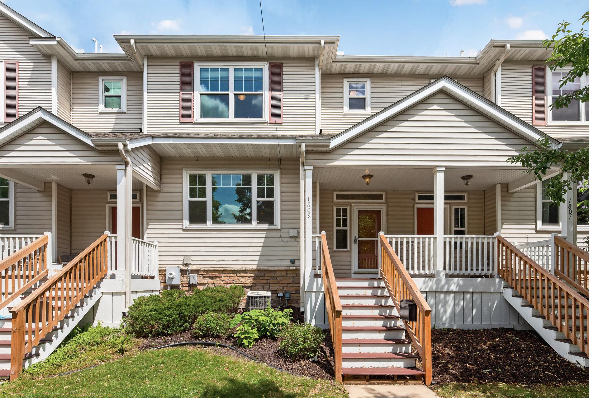 1809 3rd Street NE
