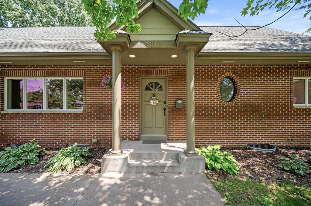 Photo of 6301 France Avenue S, Edina, MN 55410 (MLS # 6823507)