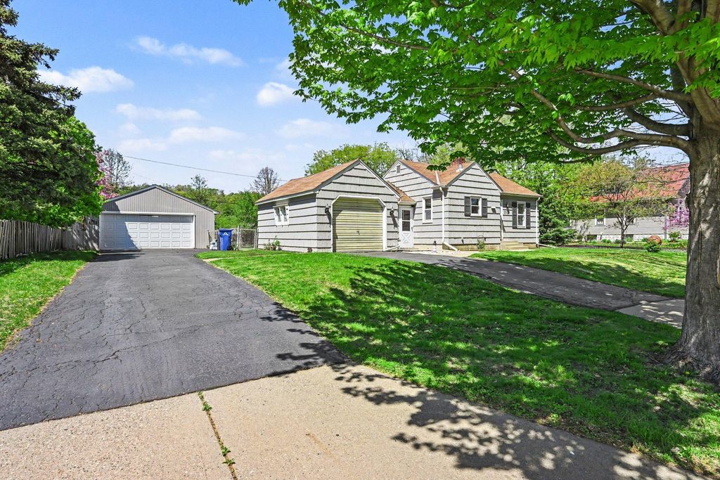 Photo of 2233 Stewart Avenue, Saint Paul, MN 55116 (MLS # 7071659)