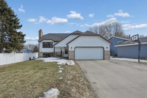 Photo of 1831 Helena Road N, Oakdale, MN 55128 (MLS # 6811933)