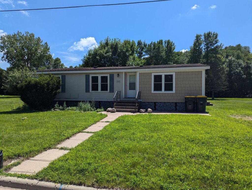 Photo of 304 Valley View Drive, Redwood Falls, MN 56283 (MLS # 7061958)