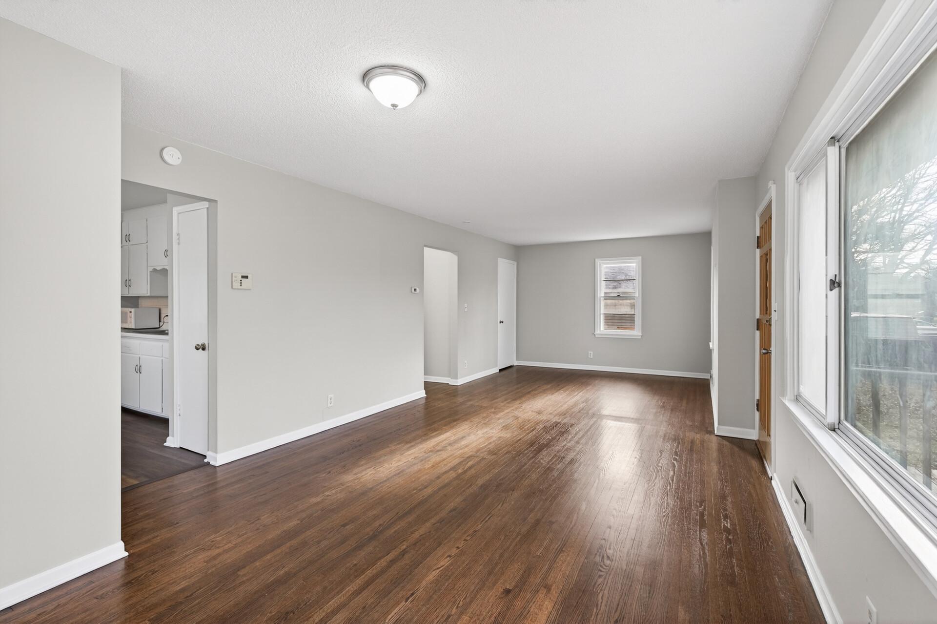 121 Roselawn Avenue E