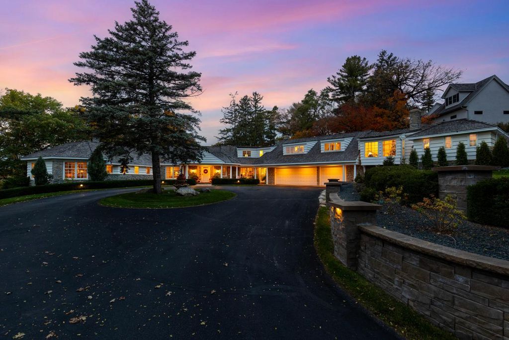 Photo of 11228 Willowood Avenue, Eden Prairie, MN 55344 (MLS # 7037766)