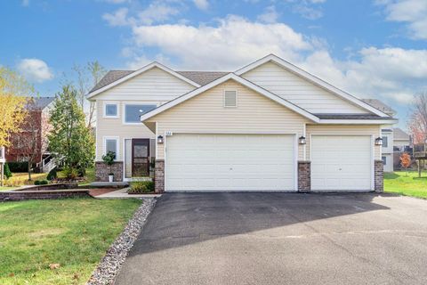 526 Hackney Avenue Shakopee MN 55379