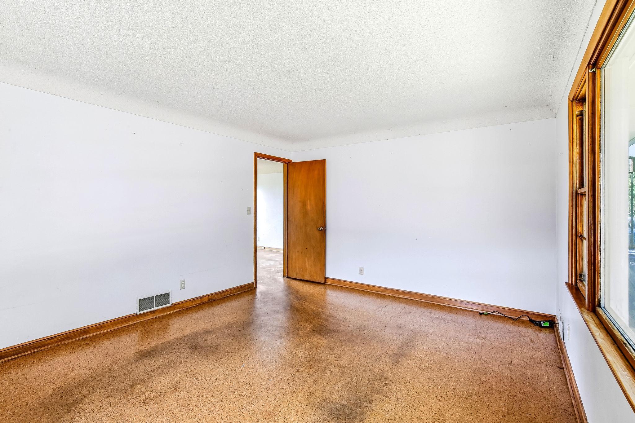 605 Greenbrier Street