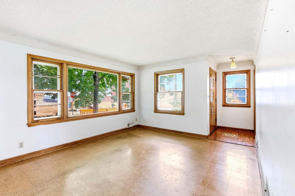 Photo of 605 Greenbrier Street, Saint Paul, MN 55106 (MLS # 7113453)