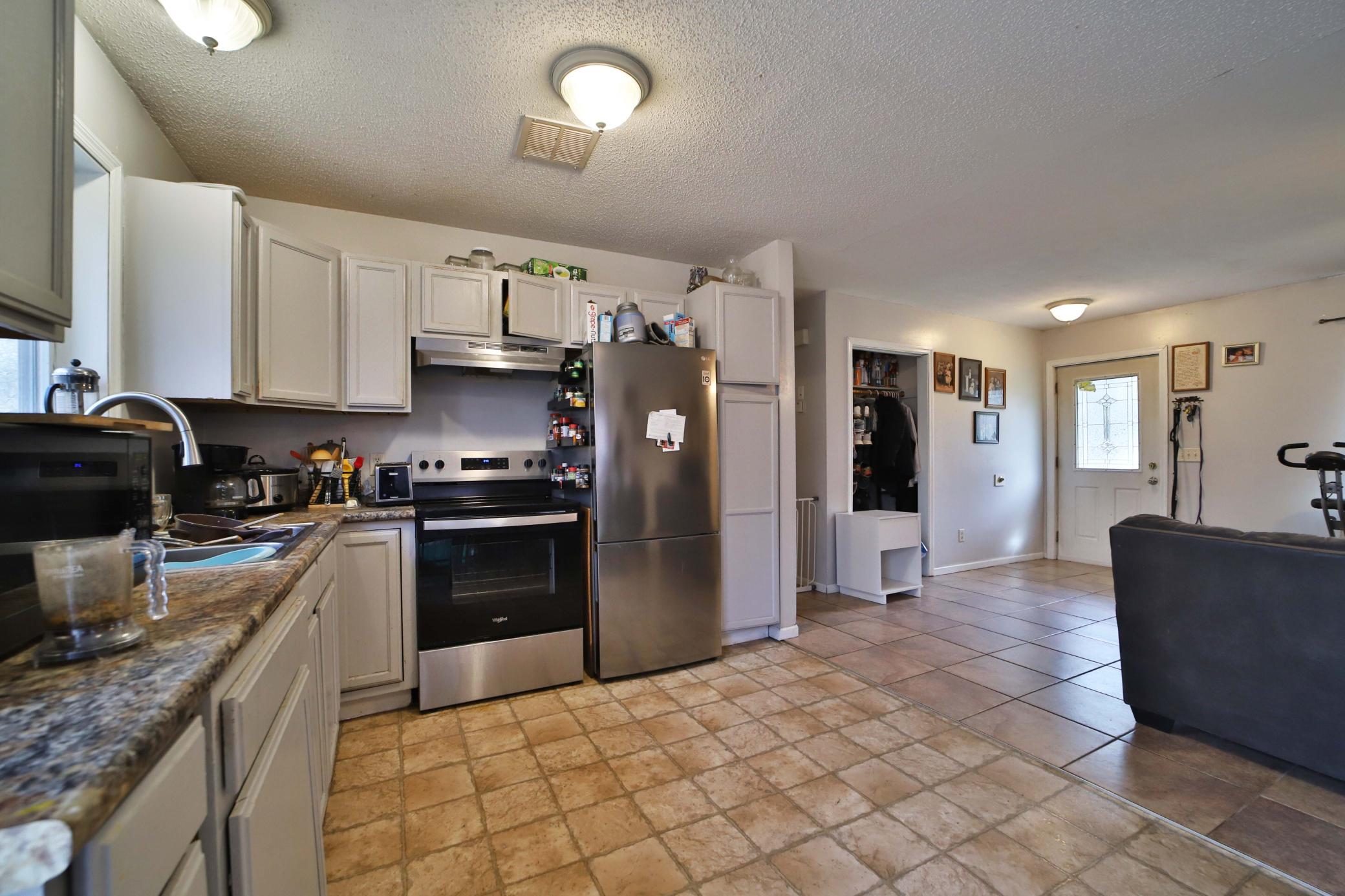 2723 Division Street E