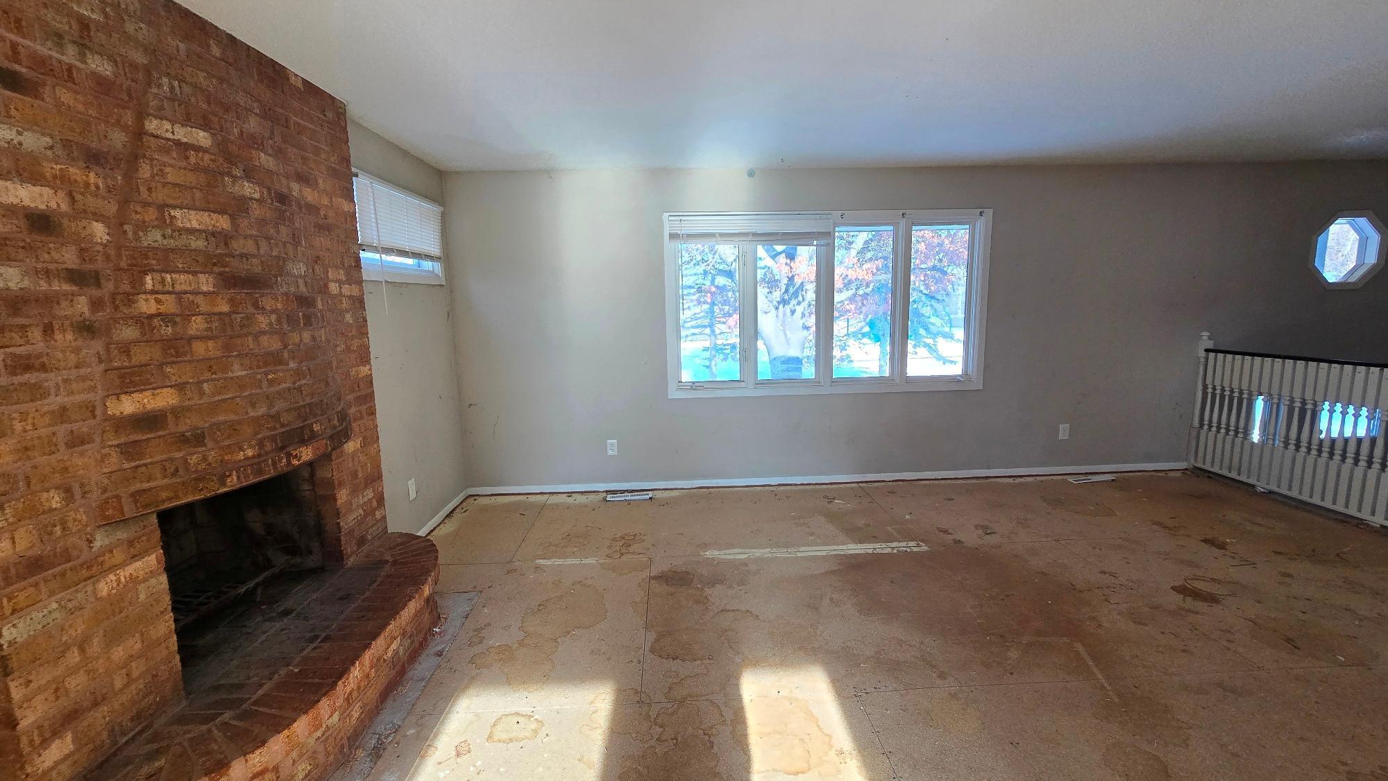 1431 Powell Street N