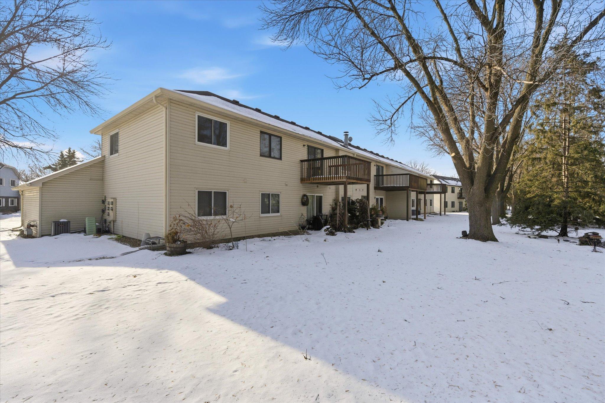 4372 Buckingham Court