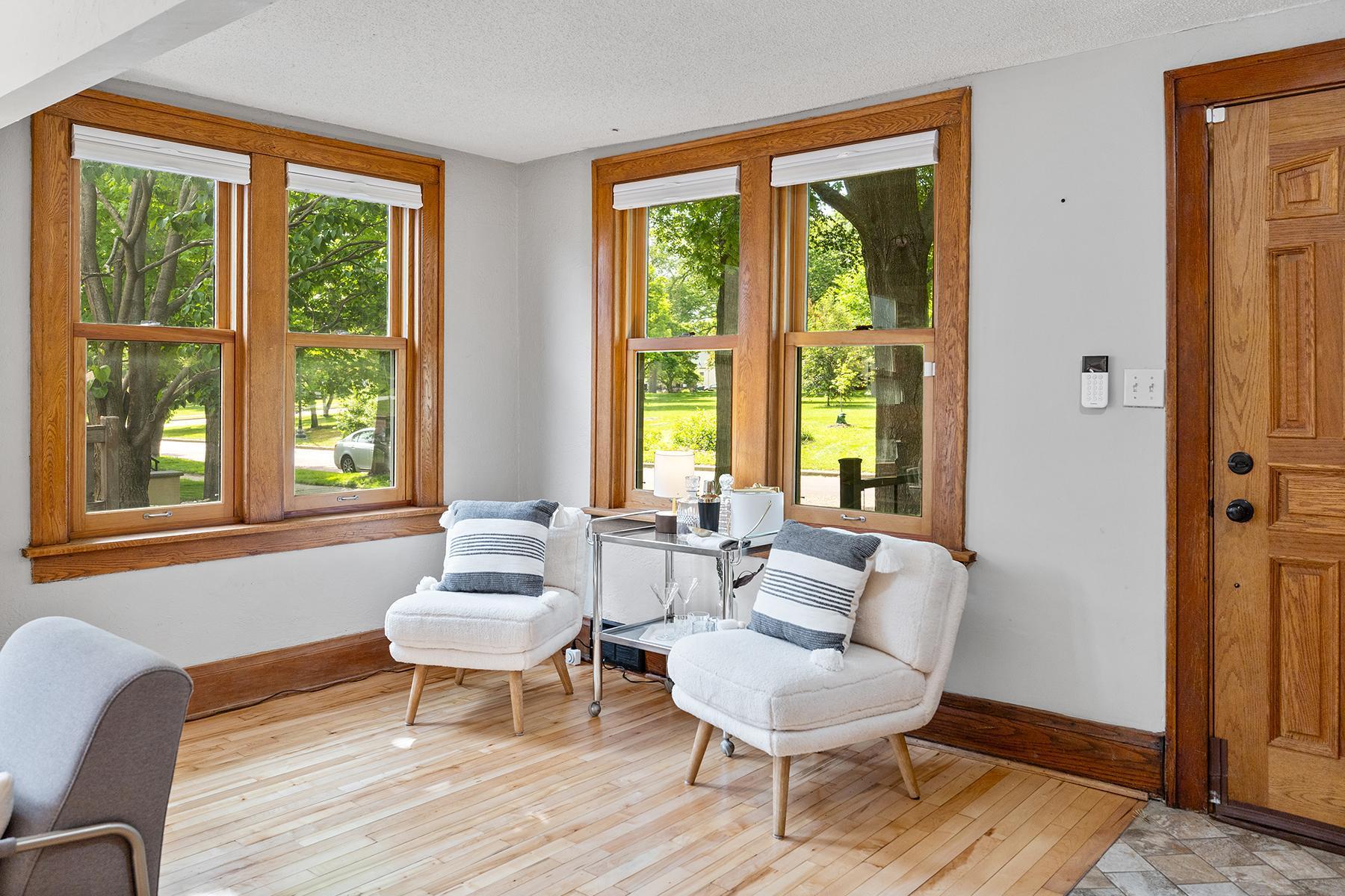 3004 E Minnehaha Parkway