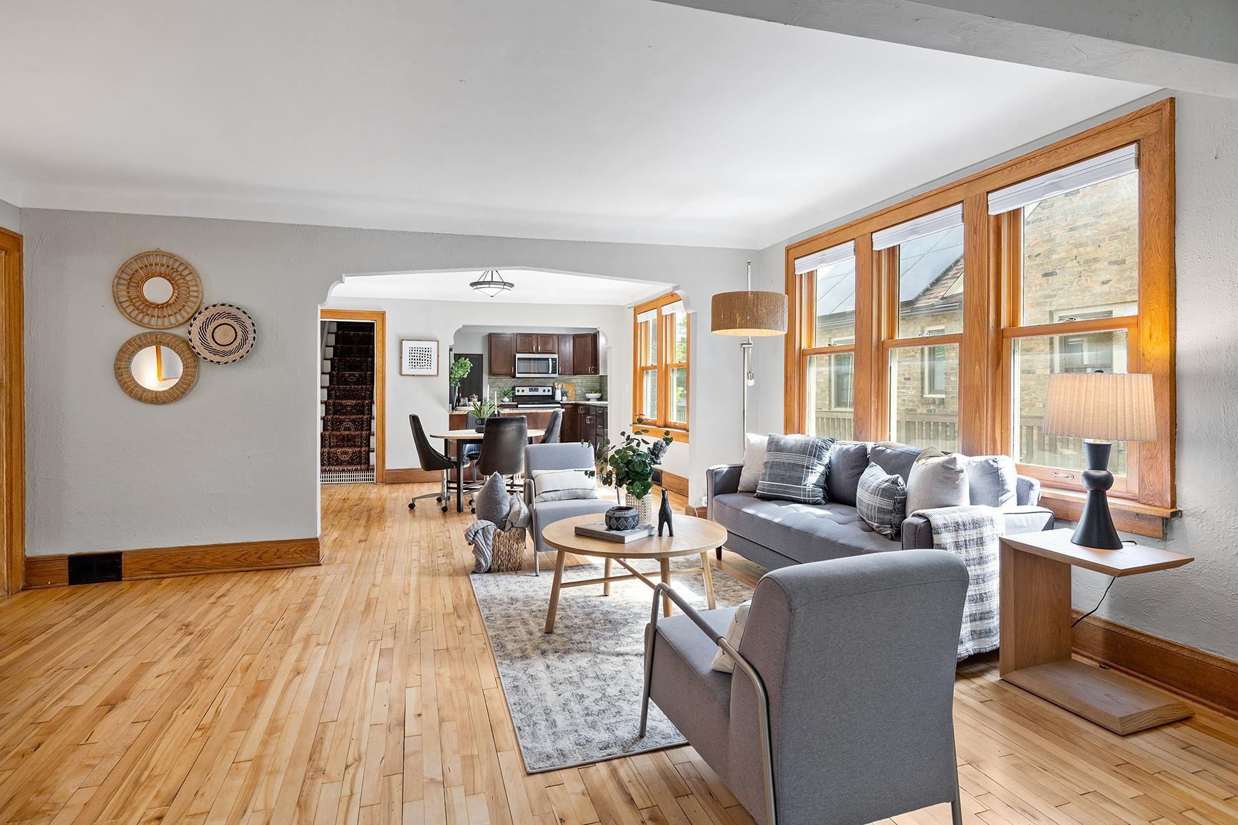 3004 E Minnehaha Parkway