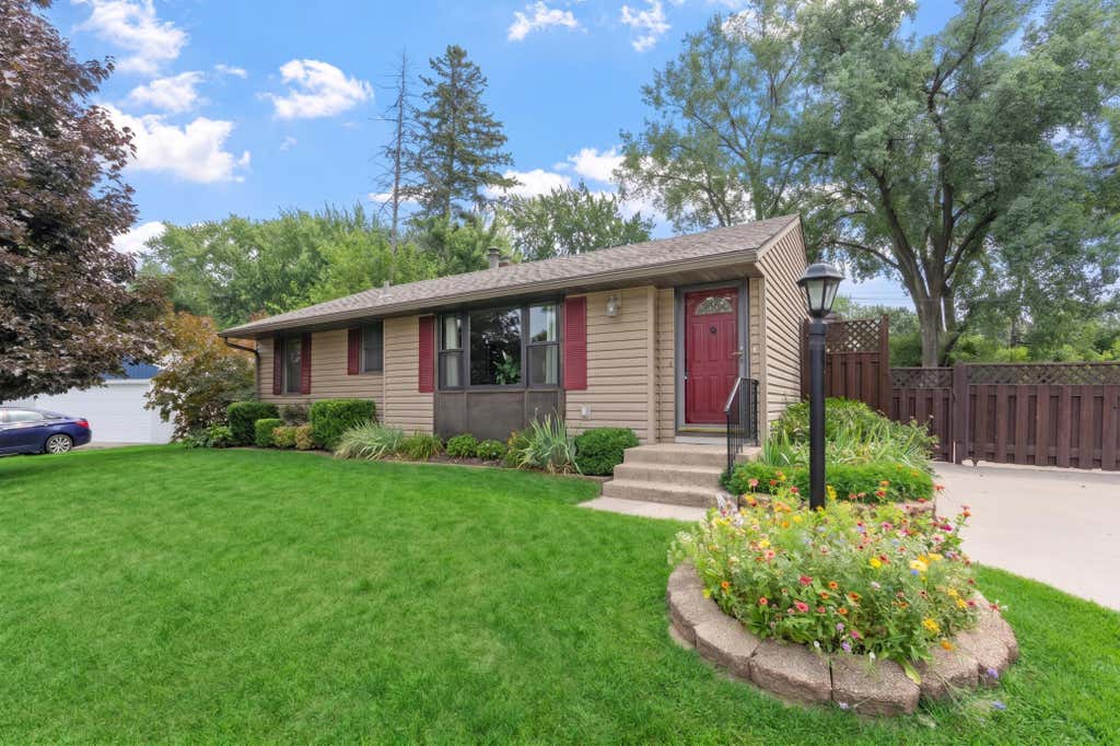 Photo of 3951 Stacker Place, White Bear Twp, MN 55110 (MLS # 7125936)