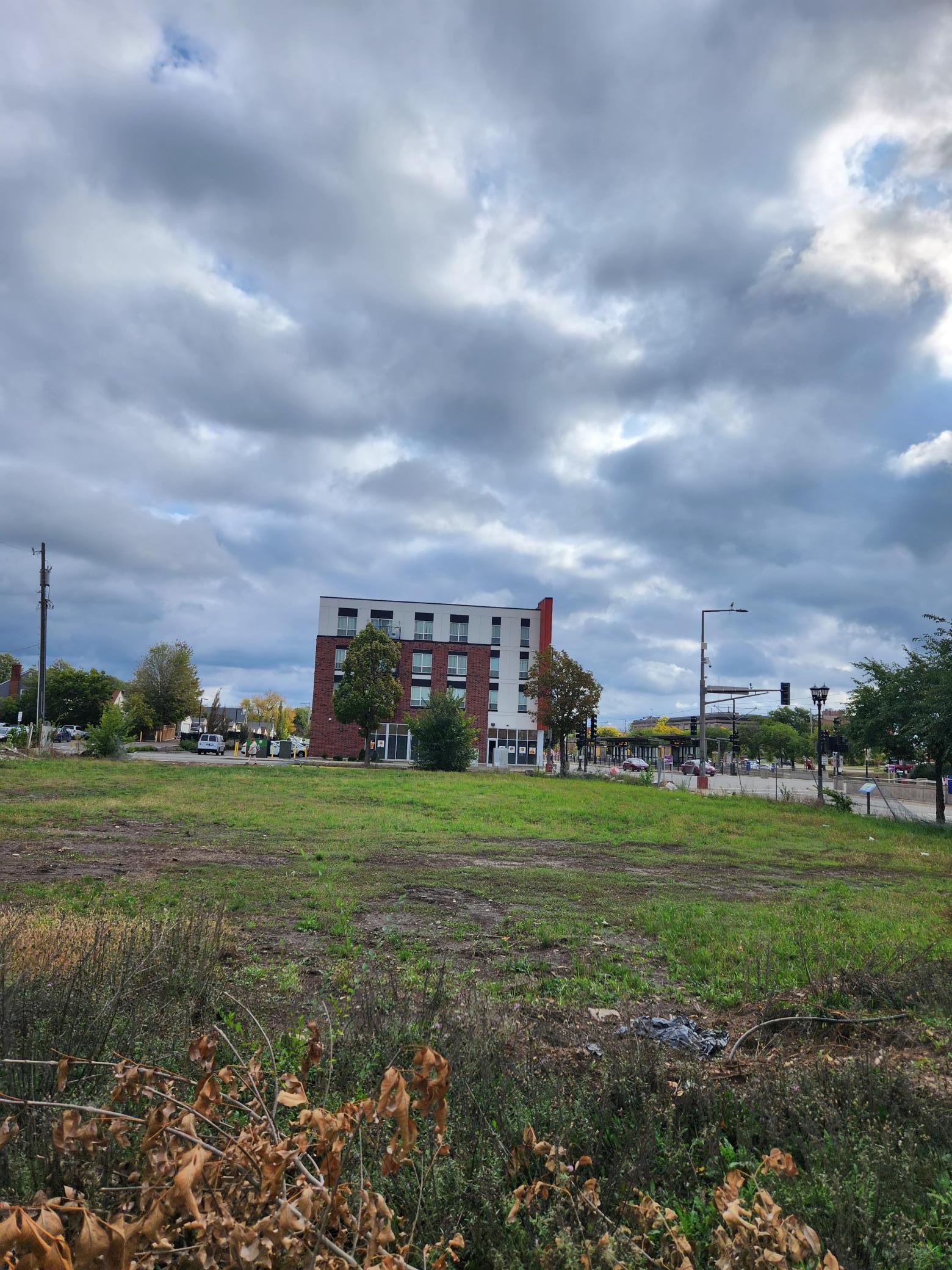 1347 University Avenue W